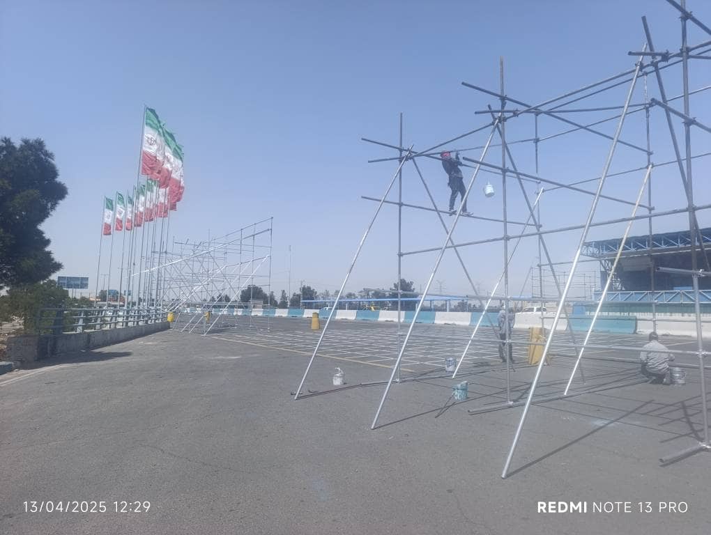 ‍ آماده‌سازی گسترده جایگاه رژه نیروهای مسلح به مناسبت گرامیداشت روز ارتش در منطقه ۱۹