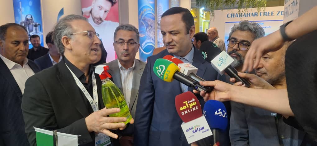 دبیر شورای عالی مناطق آزاد از شرکت پاکیزه شوینده الماس در ماکو بازدید کرد / تأکید بر لزوم نگاه صادرات‌محور در مناطق آزاد + ویدئو