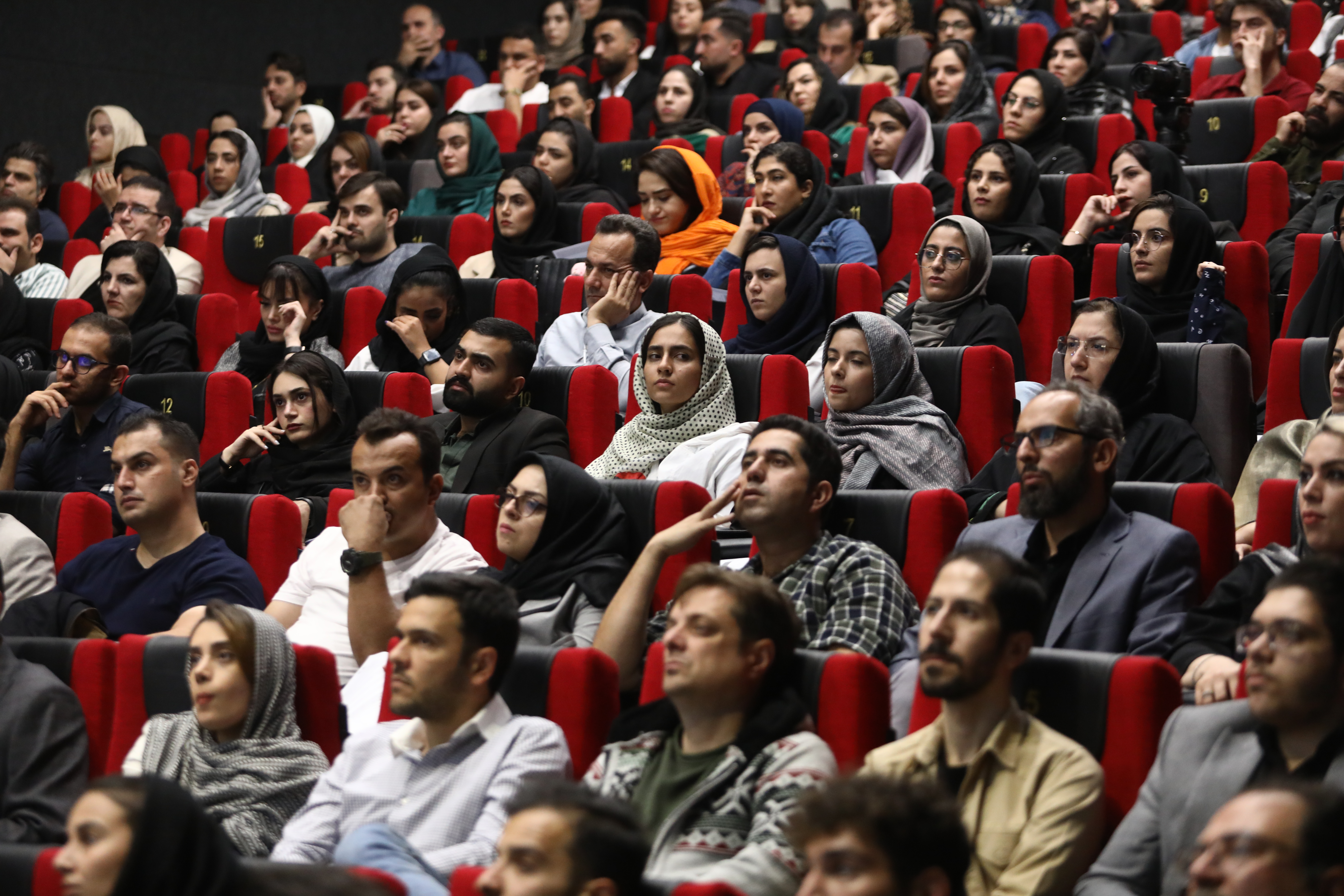 تجارت گردان | نخستین همایش معماران قم با نام «معماری ایران معمار ایرانی» برگزار شد