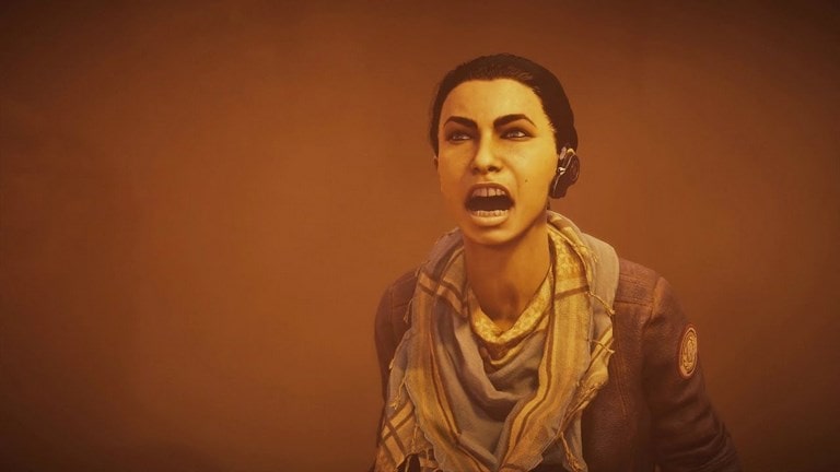 لیلا حسن در حال جیغ بنفش کشیدن