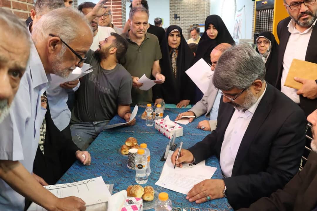 حل مشکلات شهری با نگاه مسجد محور در طهران کوچک؛حضور نمایندگان ارشد کشوری و شهری در میز خدمت مسجد امام المجتبی(ع)