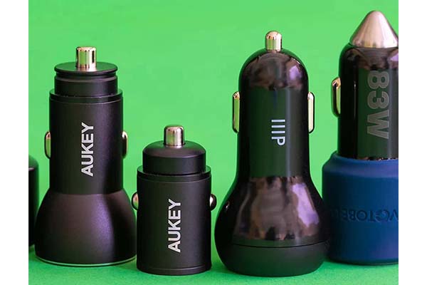 راهنمای خرید بهترین شارژر فندکی خودرو