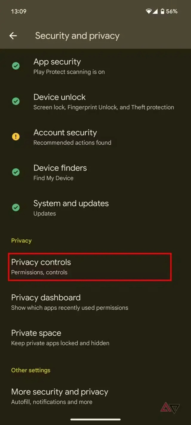 «اسکرین‌شات تنظیمات حریم خصوصی اندروید شامل مدیریت مجوزها، موقعیت مکانی و داده‌های حساس»