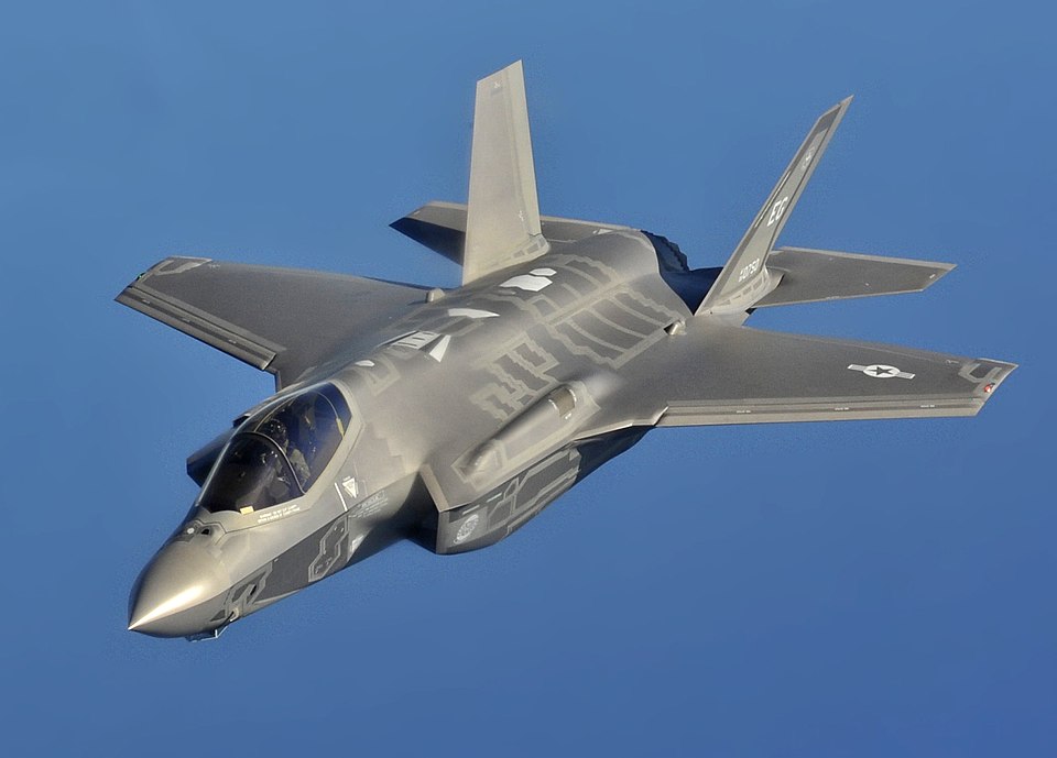 f-35a_flight_(cropped)_02n9.jpg