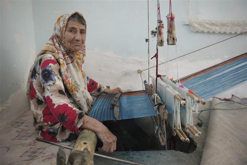 احیای صنعت کاربافی در شرق اصفهان؛ رویکرد نوین فولاد مبارکه در حوزه مسئولیت‌های اجتماعی