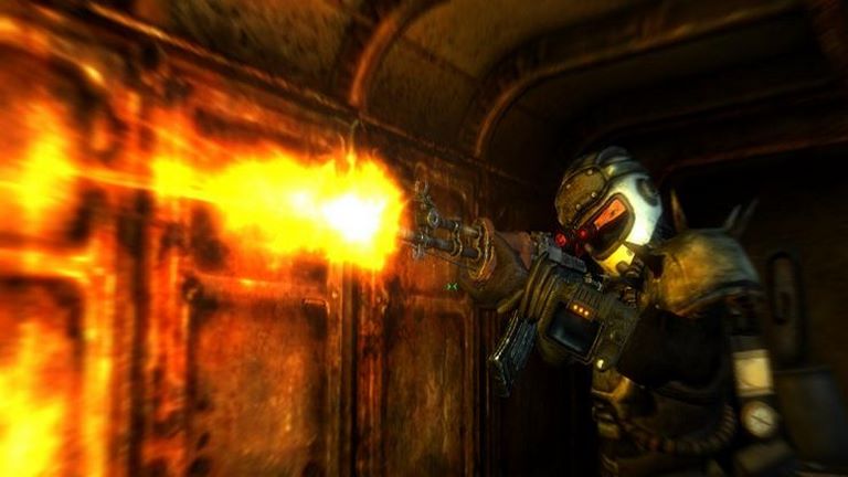 بهترین مادهای Fallout 3 سرباز در حال شلیک در تونل