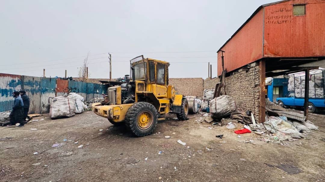 جمع‌آوری ۱۸۰۰ کیلوگرم پسماند خشک از مراکز غیرمجاز در محدوده ناحیه ۳