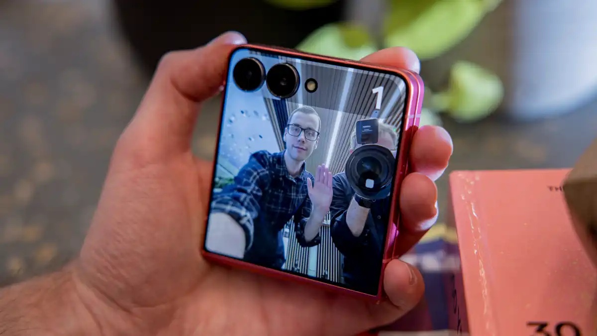 Galaxy Z Flip7 camera