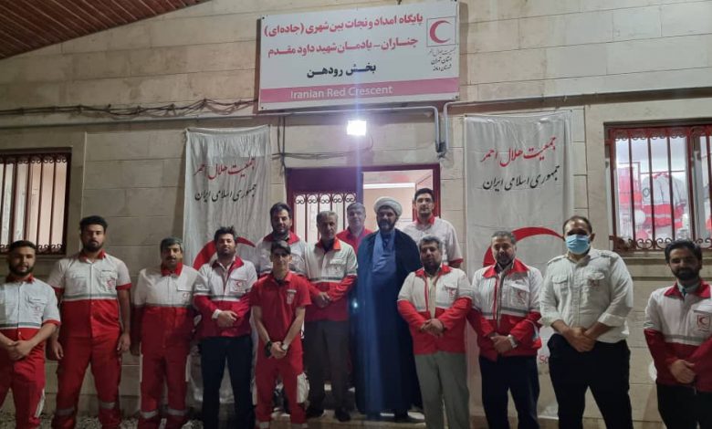 برگزاری ضیافت افطاری مدیر عامل هلال احمر استان تهران در کنار امدادگران پایگاه امداد و نجات چناران دماوند