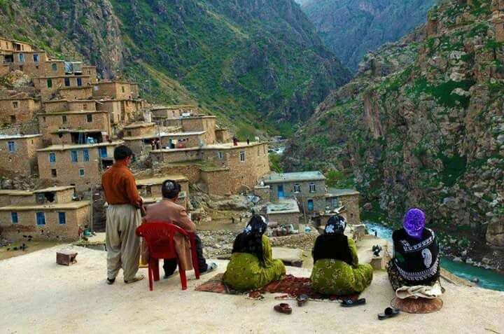 بررسی پروژه احیا و بازسازی روستای هجیج در پاوه