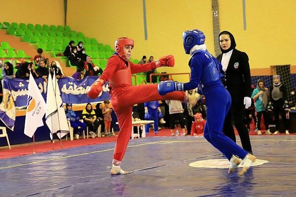بانوی کرمانشاهی برسکوی اول مسابقات جوانان جهان ایستاد