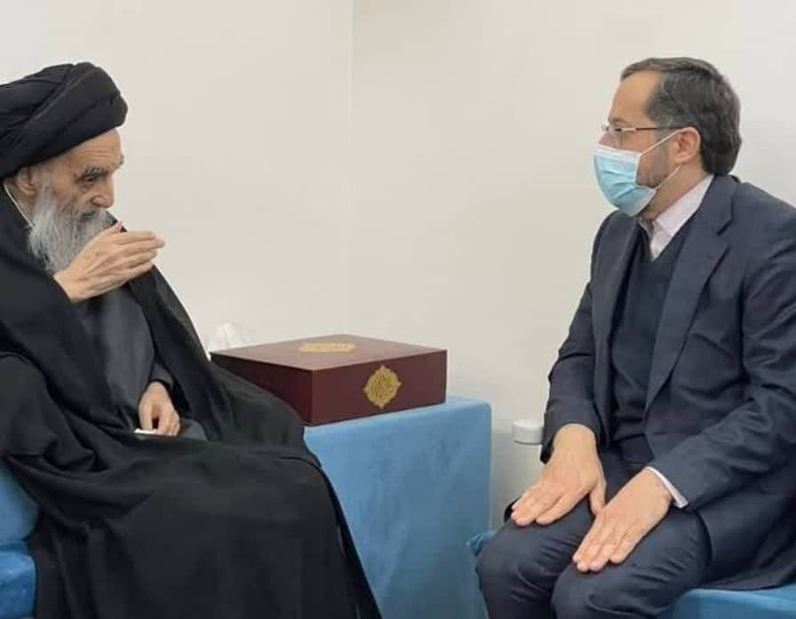 اهدای نسخهای از «مصحف مشهد رضوی» به آیت الله العظمی سیستانی