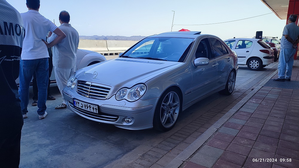 مرسدس بنز C کلاس W203 در پیست سرزمین ایرانیان
