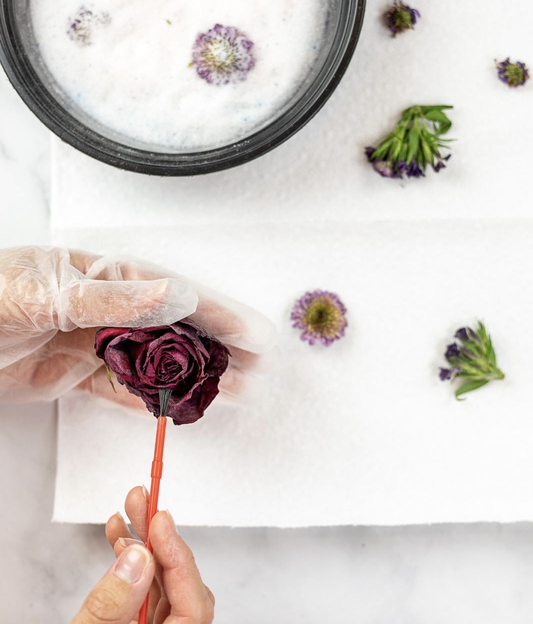 خشک کردن گل با سیلیکاژل باکند