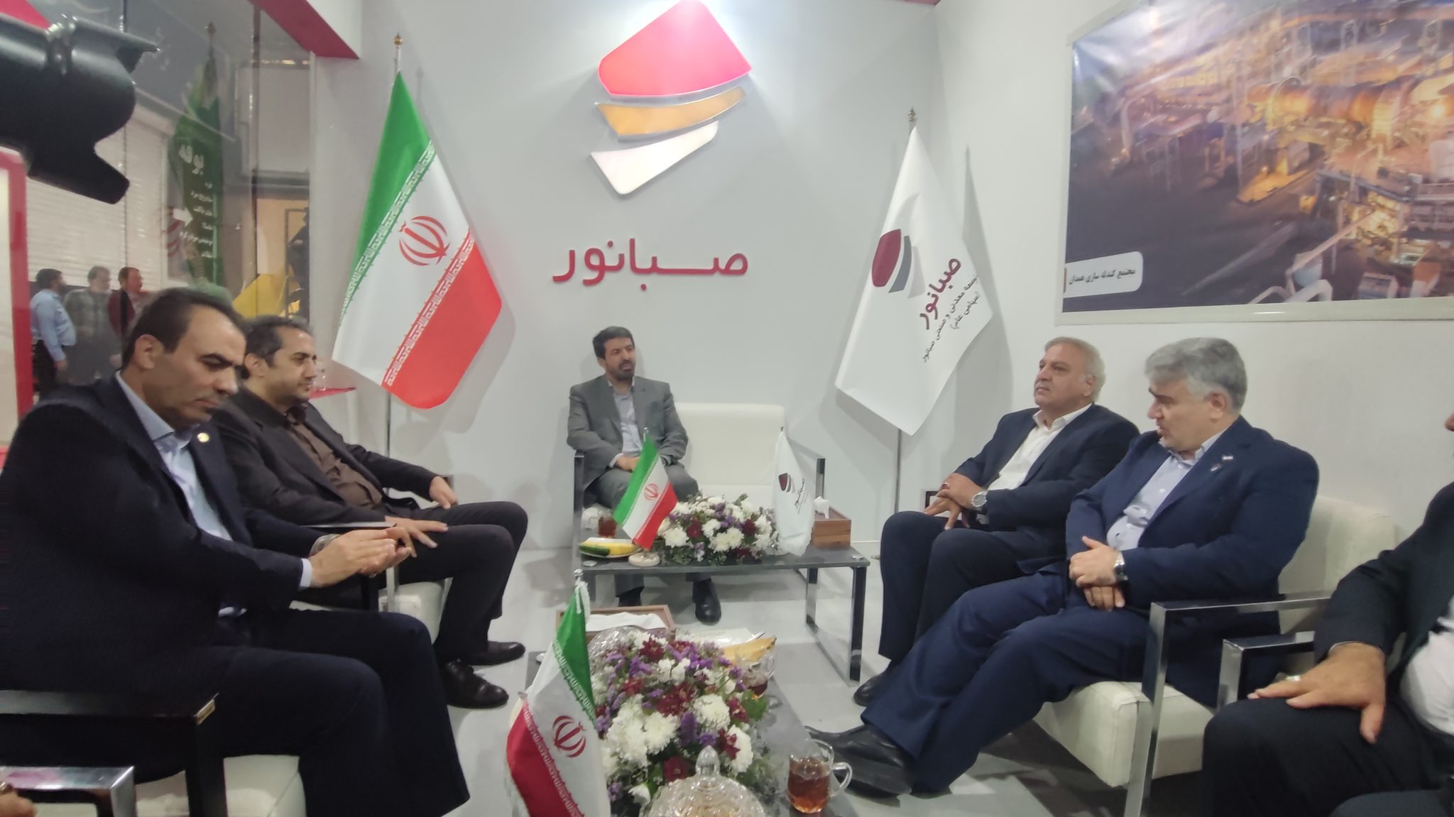 بازدید نماینده مردم اسدآباد در مجلس، رئیس هیأت عامل ایمیدرو و استاندار همدان از غرفه صبانور در نمایشگاه معدن غرب کشور