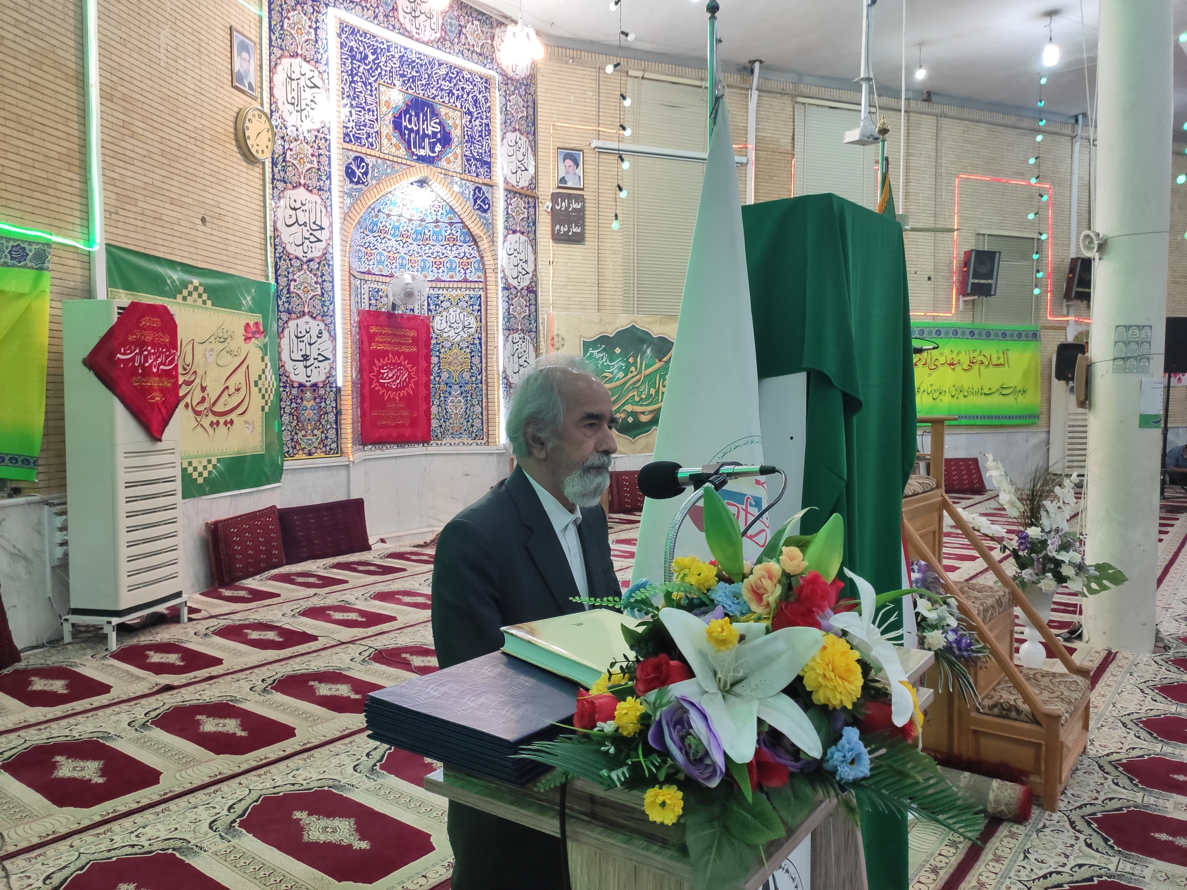 رونمایی از کتاب بر سجاده عشق، حبیب الله عمادی، کانون سلاله پاکان، سیدرضا موسوی تبار، سیدمهدی نسابه