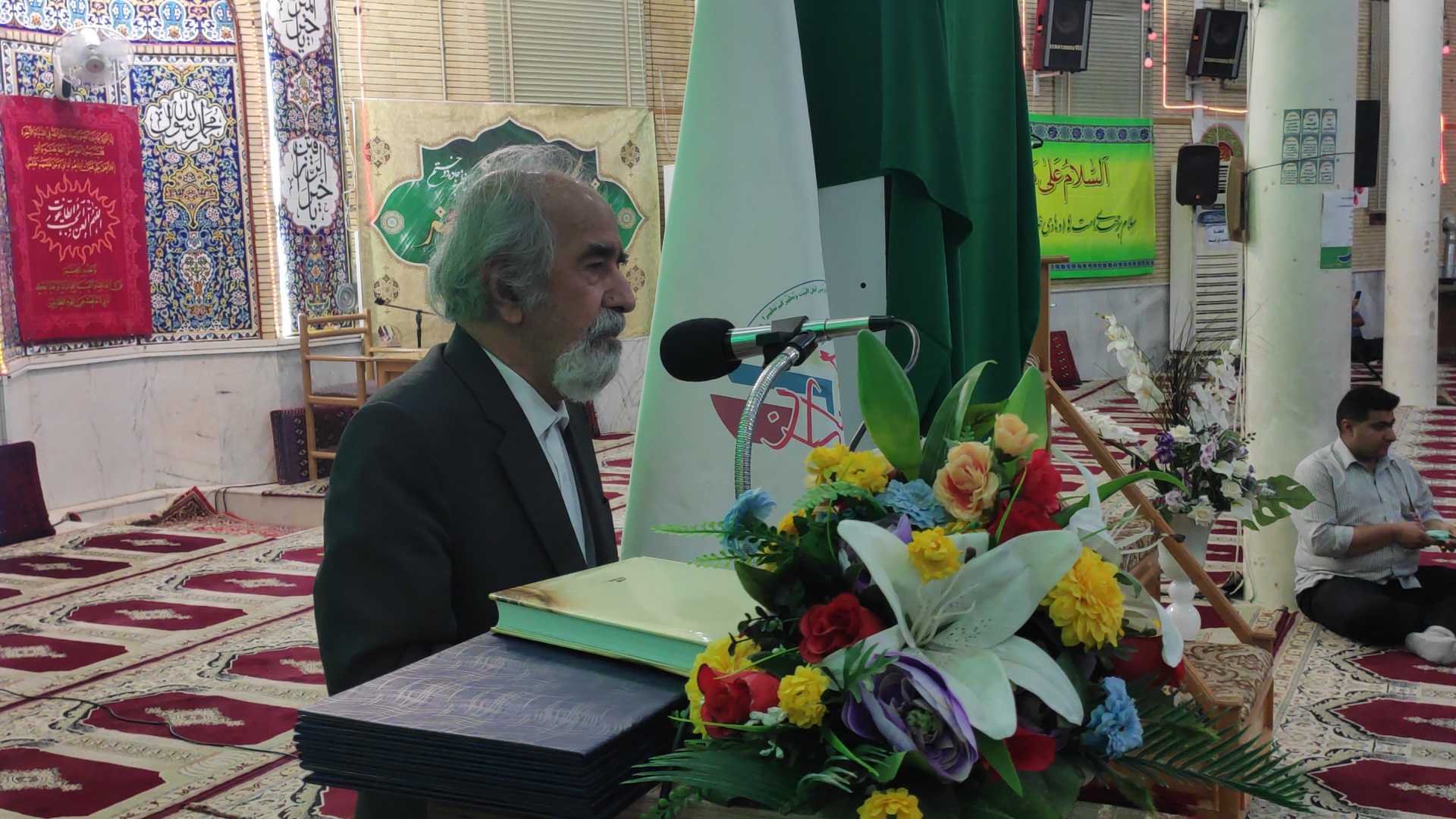 رونمایی از کتاب بر سجاده عشق، حبیب الله عمادی، کانون سلاله پاکان، سیدرضا موسوی تبار، سیدمهدی نسابه