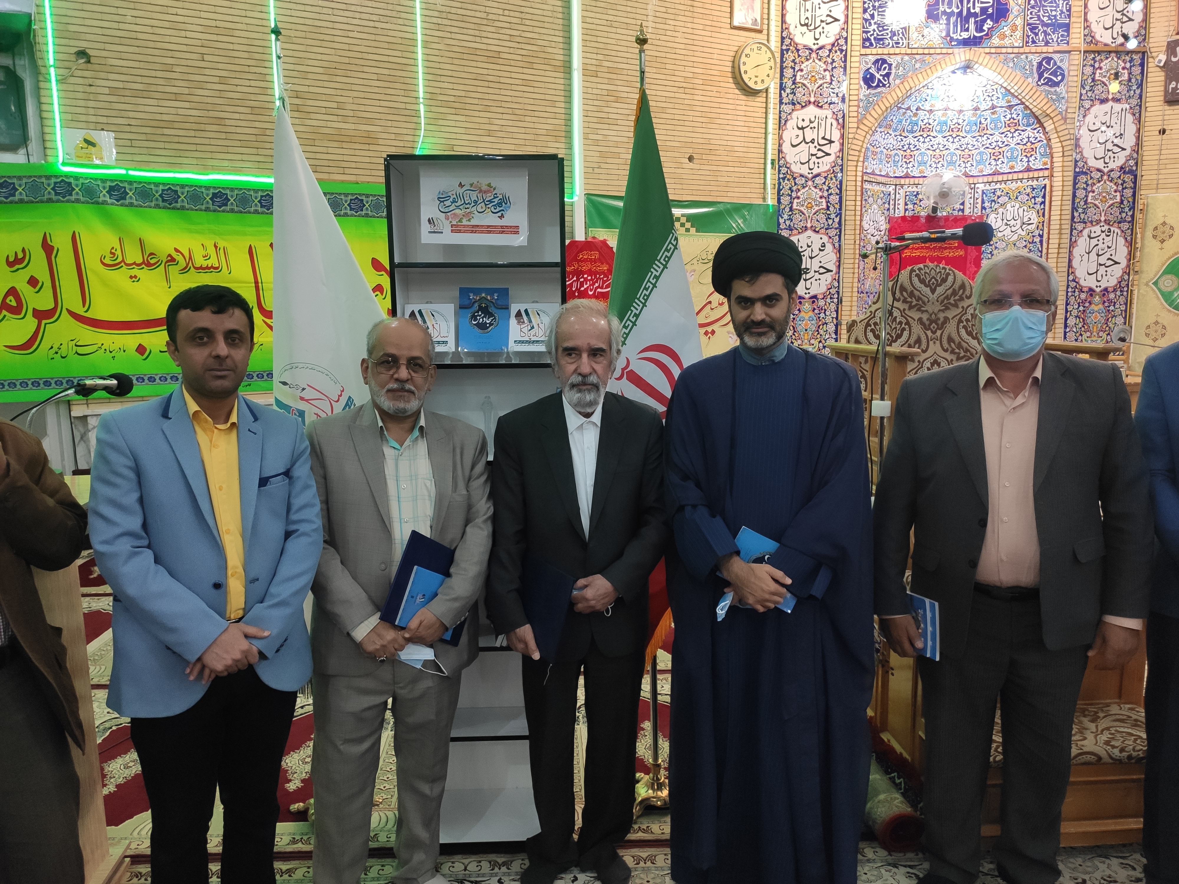 رونمایی از کتاب بر سجاده عشق، حبیب الله عمادی، کانون سلاله پاکان، سیدرضا موسوی تبار، سیدمهدی نسابه