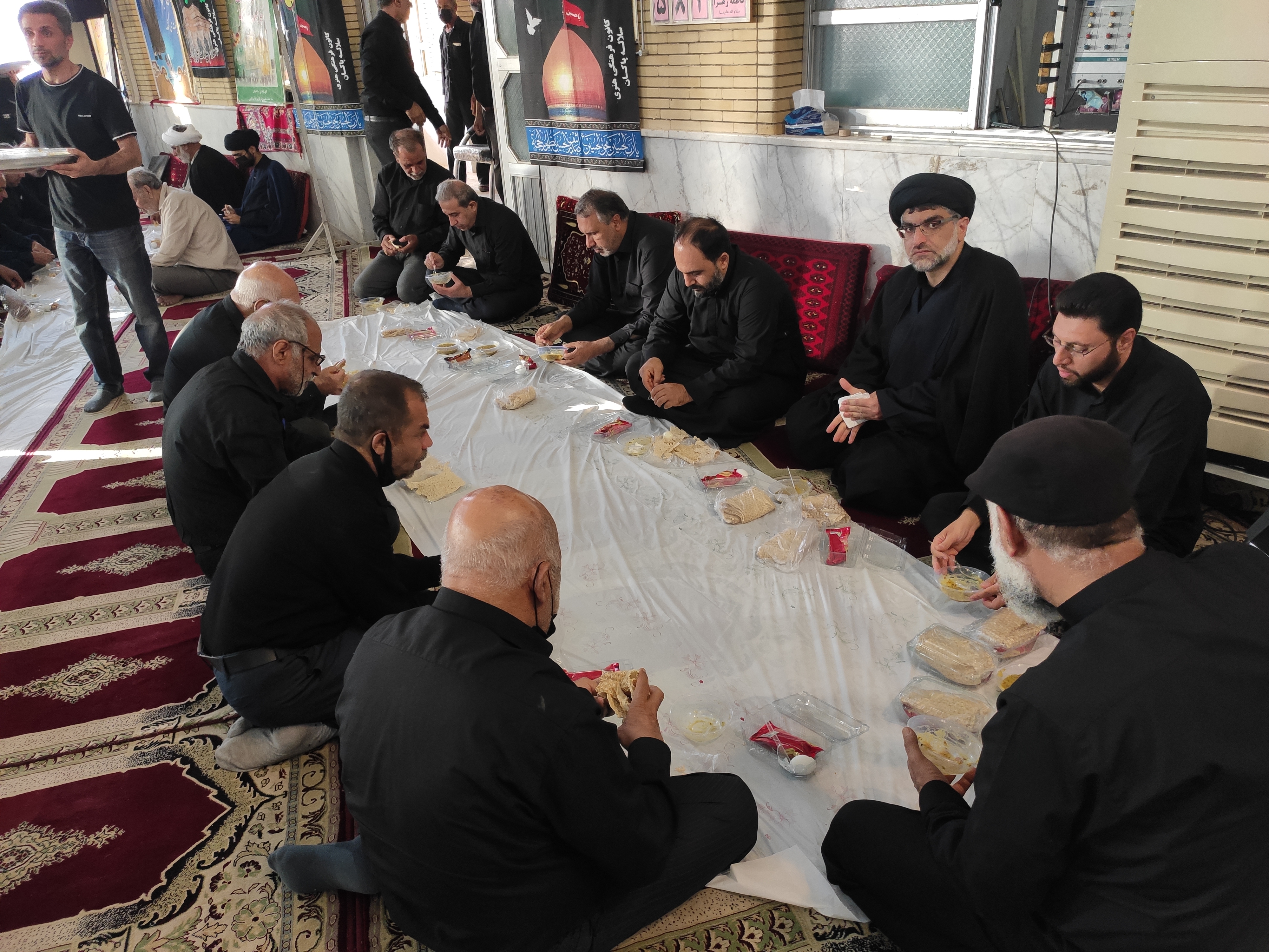 زیارت عاشورا، سیدعلی آیت اللهی، مسجد صاحب الزمان، سلاله پاکان