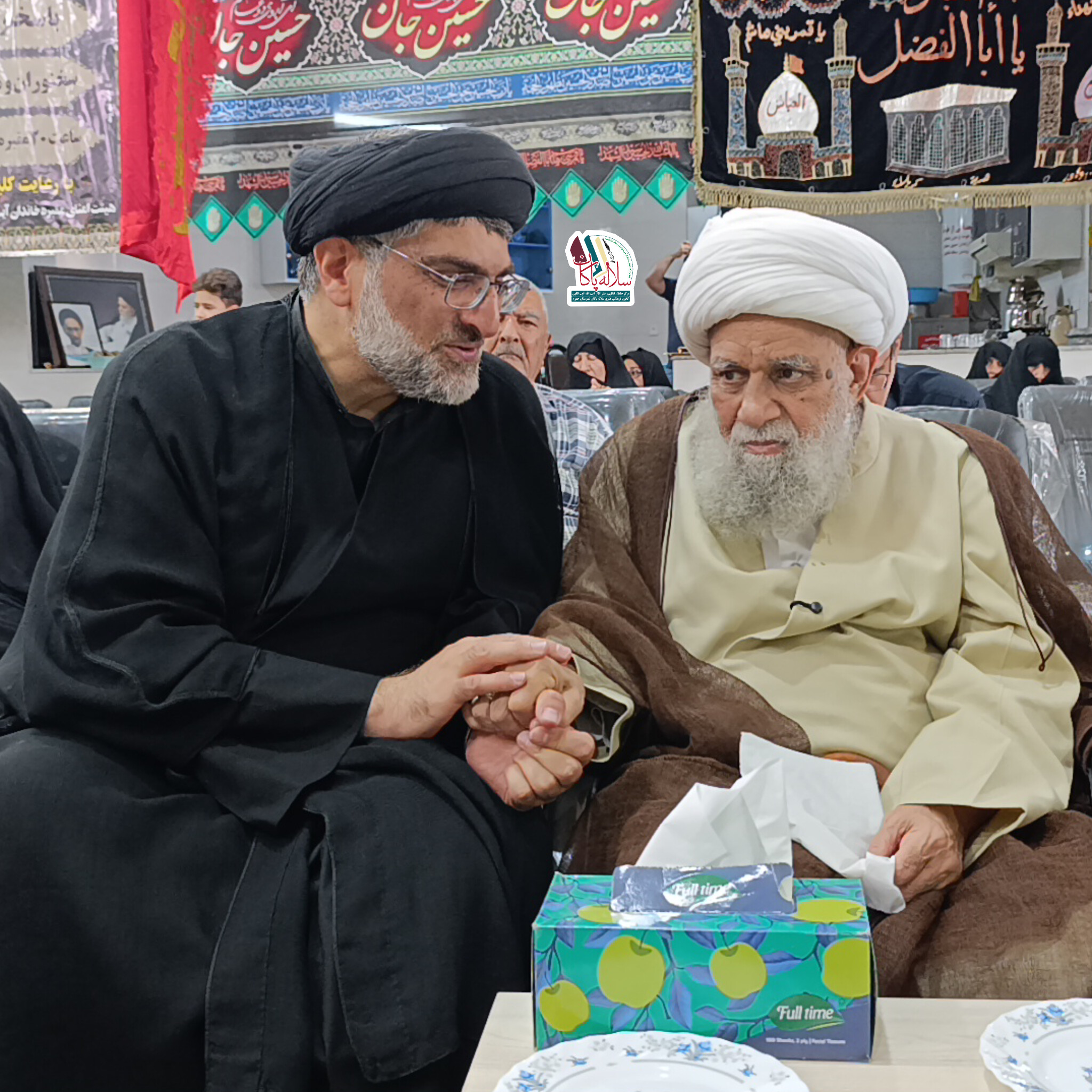 آیت الله کریمی جهرمی، سیدعلی آیت اللهی، مقبره خاندان آیت اللهی، سیدعبدالحسین نجفی لاری، سلاله پاکان