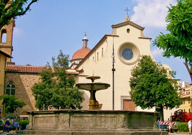 Oltrarno  و  Piazza Santo Spirito 