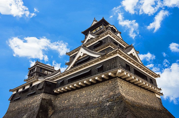 قلعه فوکوکا و جشنواره های باستانی شهر