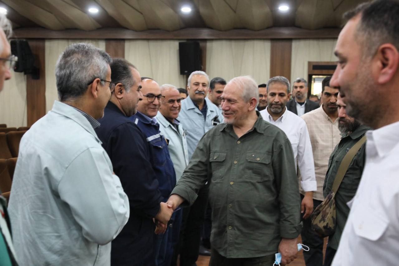 بازدید دستیار ویژه و مشاور عالی فرمانده معظم کل قوا از شرکت فولاد خوزستان بازدید دستیار ویژه و مشاور عالی فرمانده معظم کل قوا از شرکت فولاد خوزستان