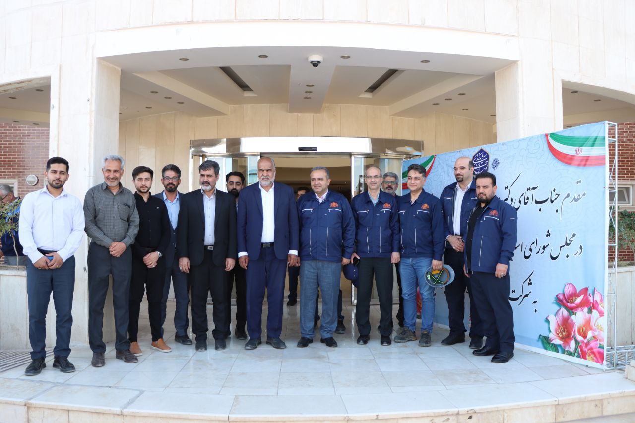 بازدید دکتر صباغیان نماینده مردم شهر ابرکوه در مجلس شورای اسلامی و مهندس حاتمی فرماندار شهر ابرکوه از کارخانه صنایع آهن و فولاد سرمد