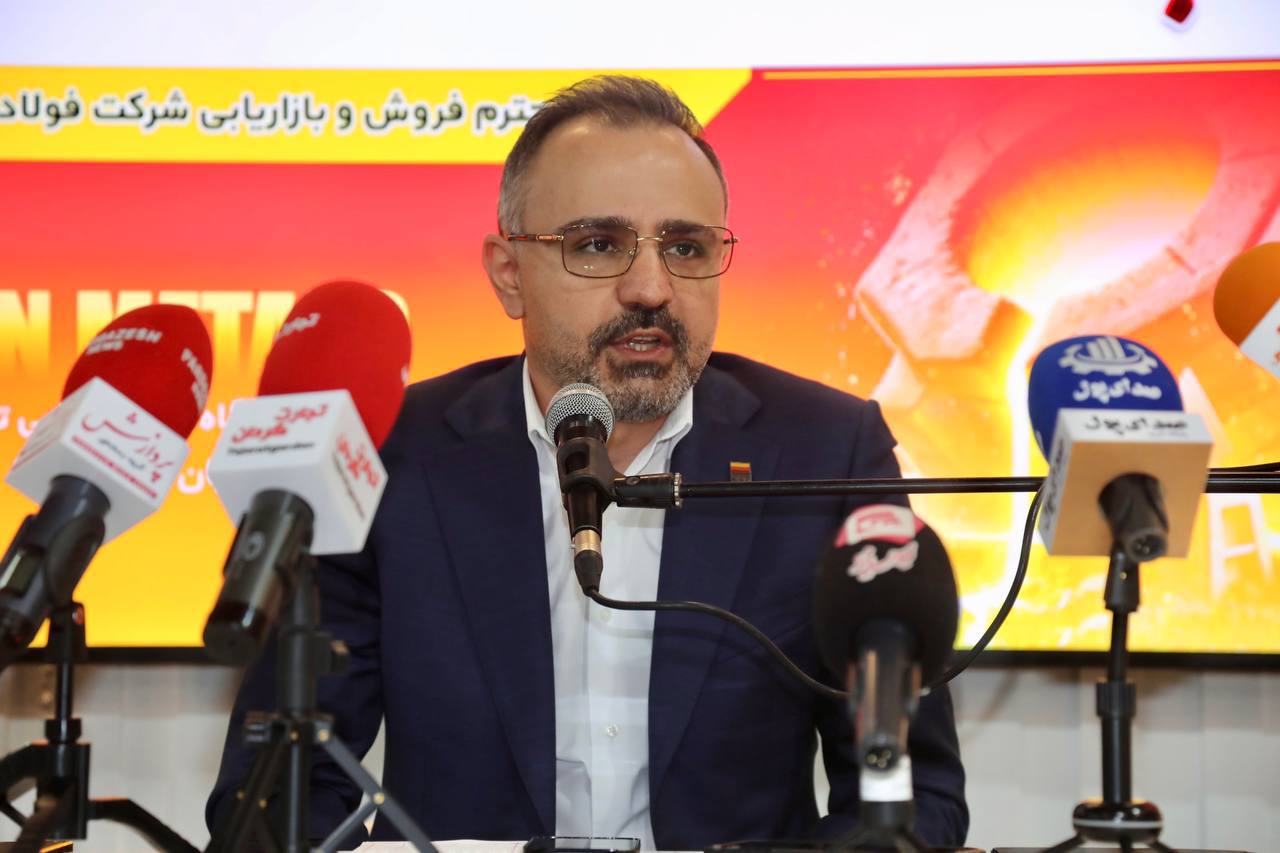 فولاد ایران در نقطه بحران: حاشیه سود زیر ۵ درصد؛ تهدید واقعی برای بقا / دو نرخی بودن ارز و معضل کارت‌های بازرگانی؛ چالش‌های مضاعف پیش‌روی فولادسازان