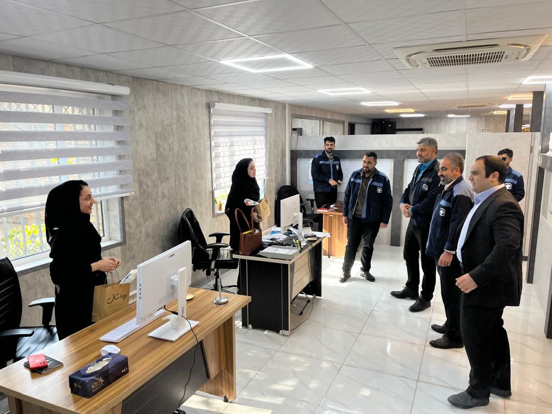 تقدیر از بانوان شرکت فولاد آلیاژی مرکزی بافق به مناسبت ولادت حضرت زهرا(س) و روز زن