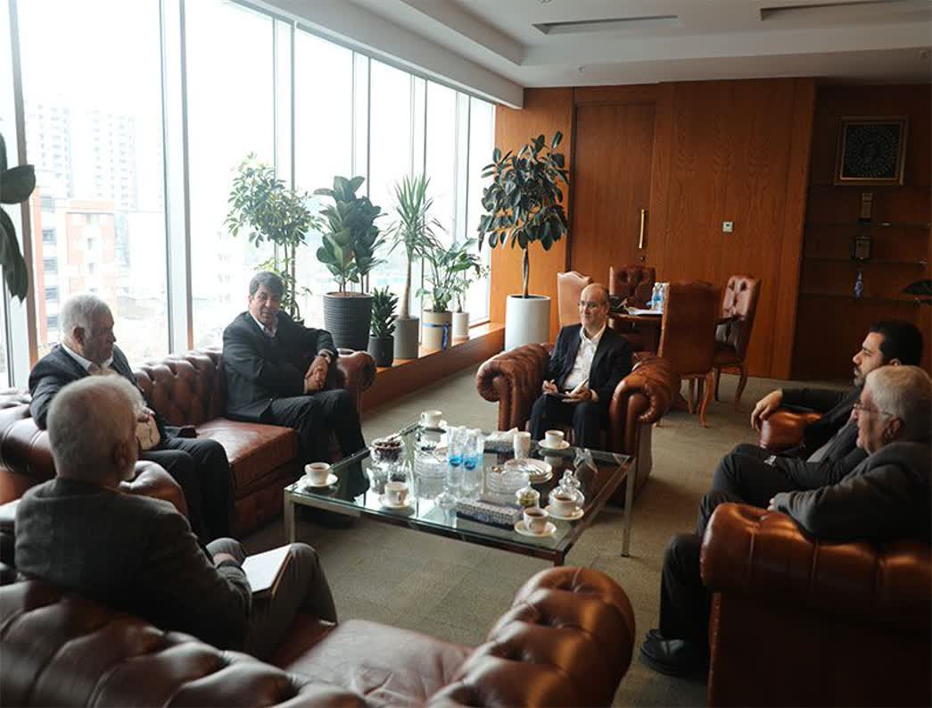 نشست راهبردی مدیریت جدید موسسه اعتباری ملل با استاندار  و نماینده مجلس استان کرمان، با هدف توسعه فعالیت های اقتصادی