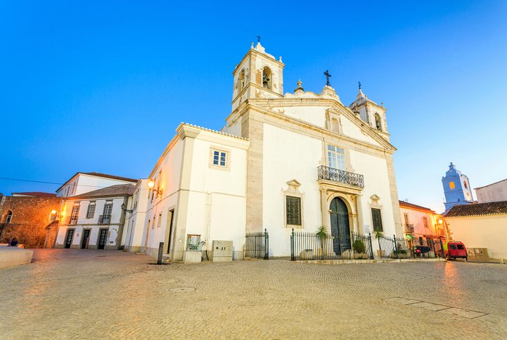 کلیسای سانتو آنتونیو و موزه شهرداری، لاگوس