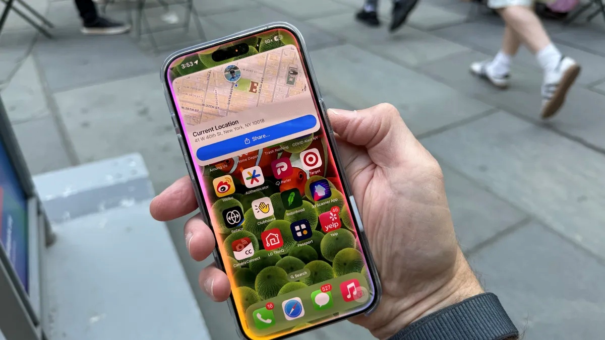 تصویر یک آیفون