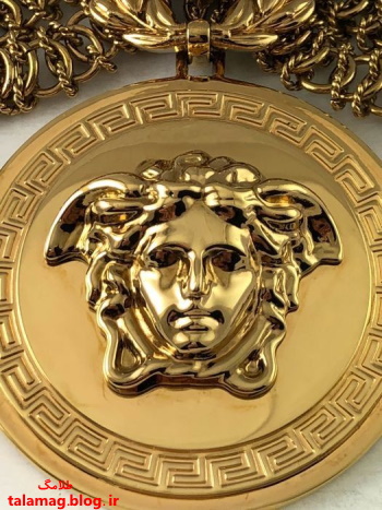 لوگوی ورساچه بر روی طلا در هنرنمایی برند ورساچه در طلا وجواهر