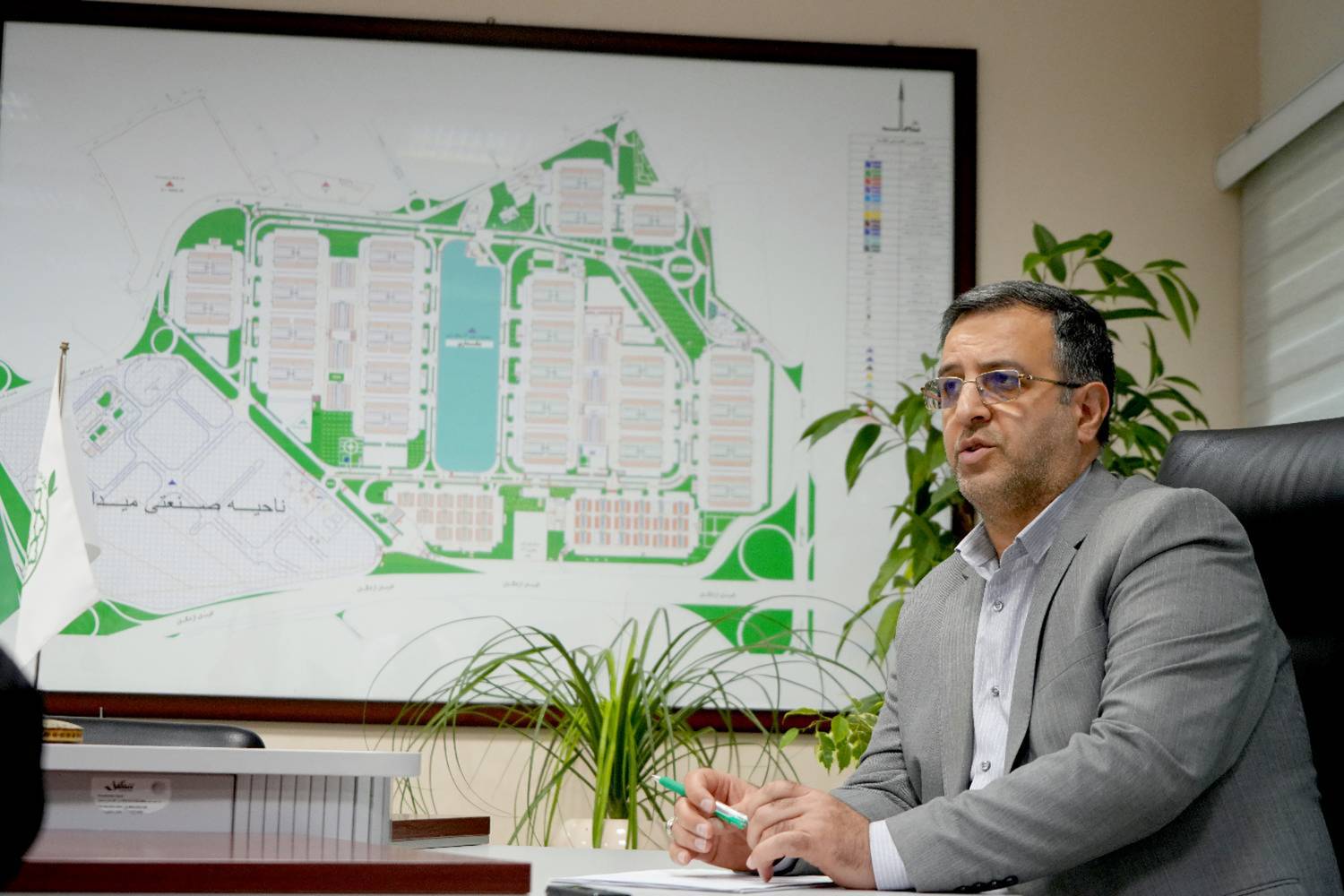 اجرای ۵۰هزار متر مربع آسفالت‌ریزی در میدان مرکزی بعد از ۳۰ سال