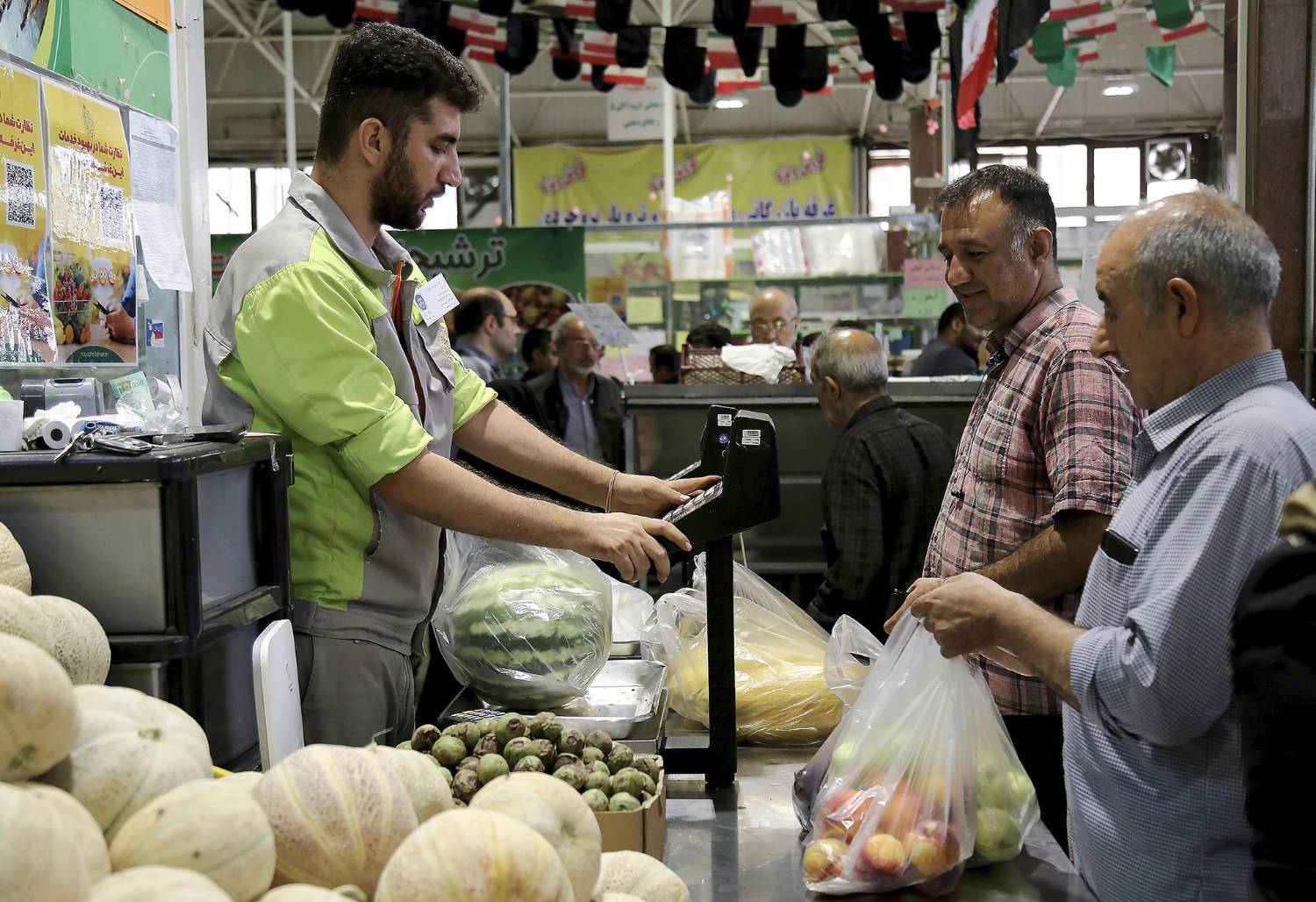 فردا تمامی میادین و بازارهای میوه و تره بار فعال است