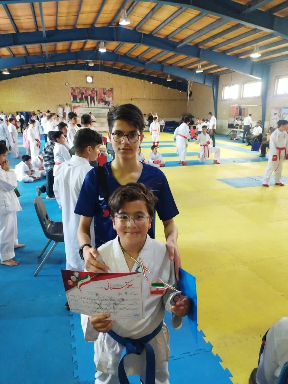   سبحان شریفی مقام دوم کومیته نونهالان   ❇️ خانه کاراته 17 شهریور 1402 مسابقات قهرمانی کارته استان به میزبانی سبک شیتوریو شیتوکای