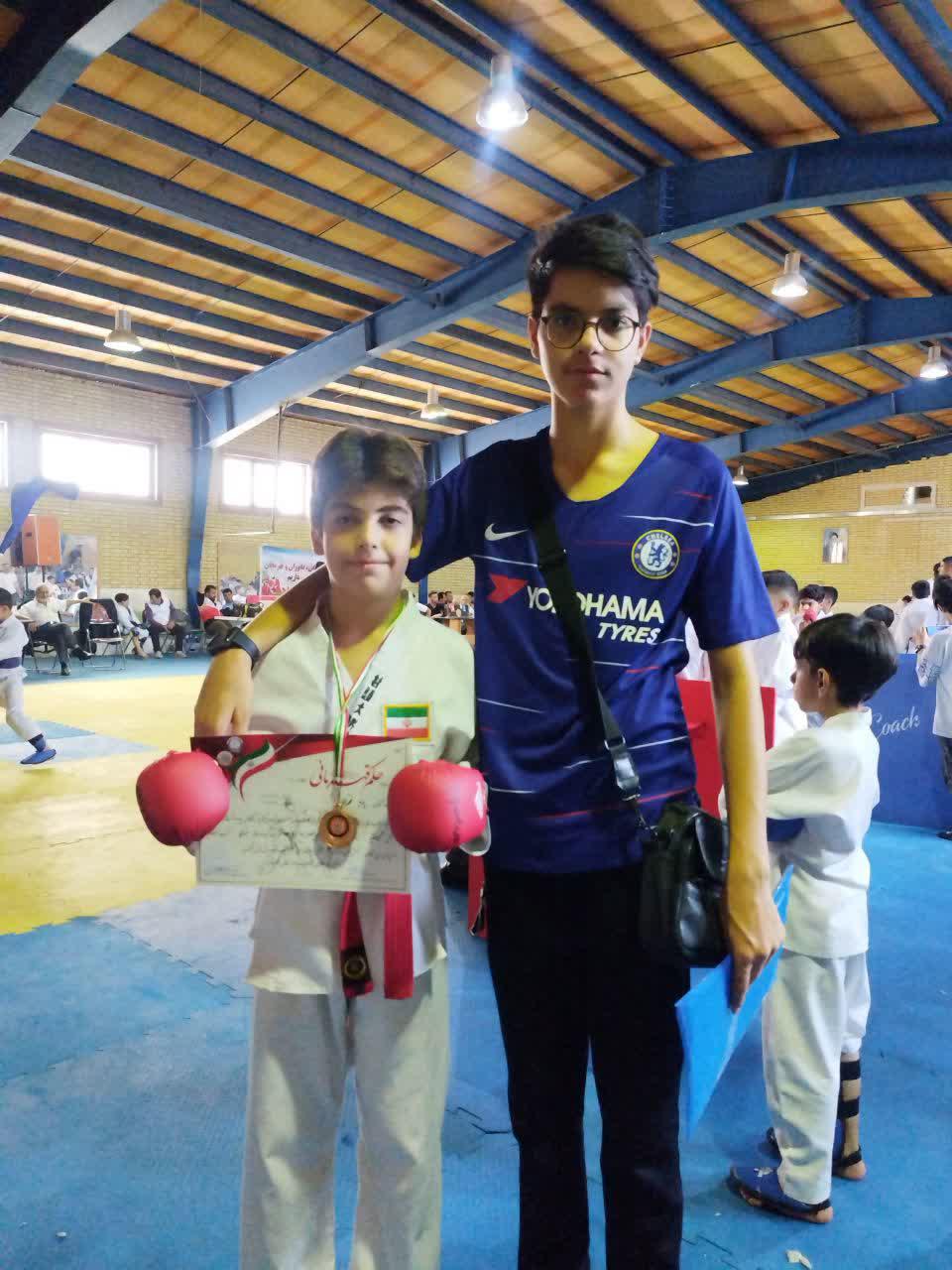 🥉 پویا محمدی مقام سوم کومیته نونهالان   ❇️ خانه کاراته 17 شهریور 1402 مسابقات قهرمانی کارته استان به میزبانی سبک شیتوریو شیتوکای